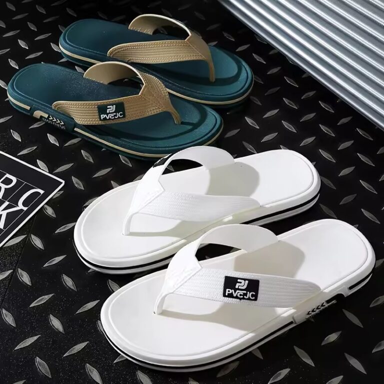 All-Black Men's Flip Flops Sleek Design