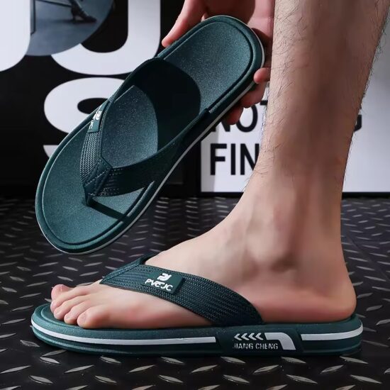All-Black Men's Flip Flops Sleek Design