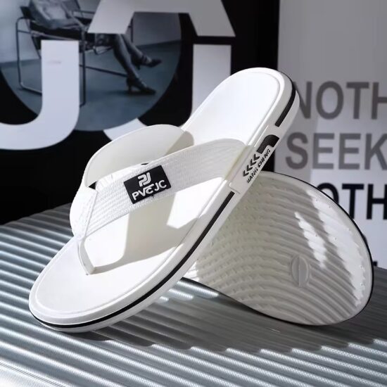All-Black Men's Flip Flops Sleek Design