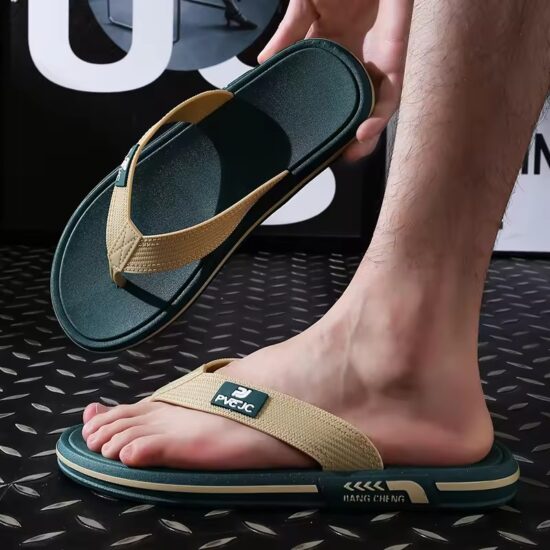 All-Black Men's Flip Flops Sleek Design