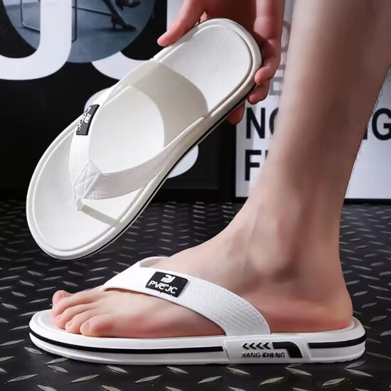 All-Black Men's Flip Flops Sleek Design