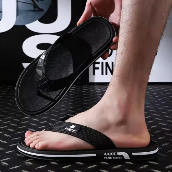 All-Black Men's Flip Flops Sleek Design