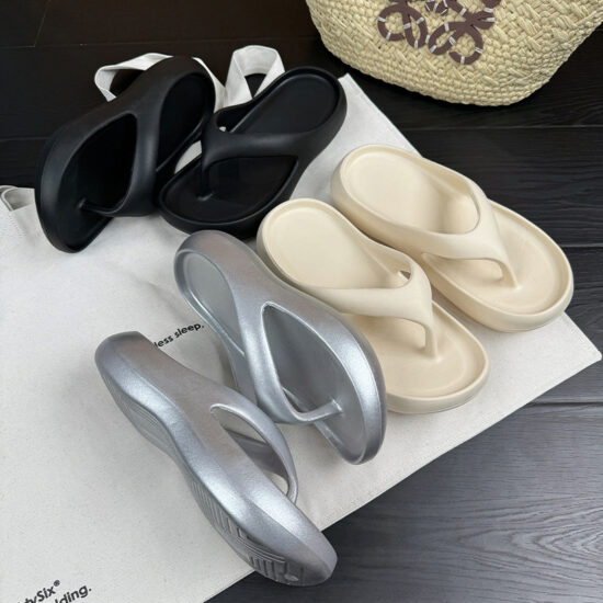 Customizable Women’s Flip Flops Bulk