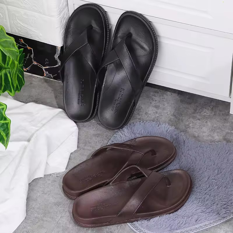 Streetwear-Inspired Men's Flip Flops