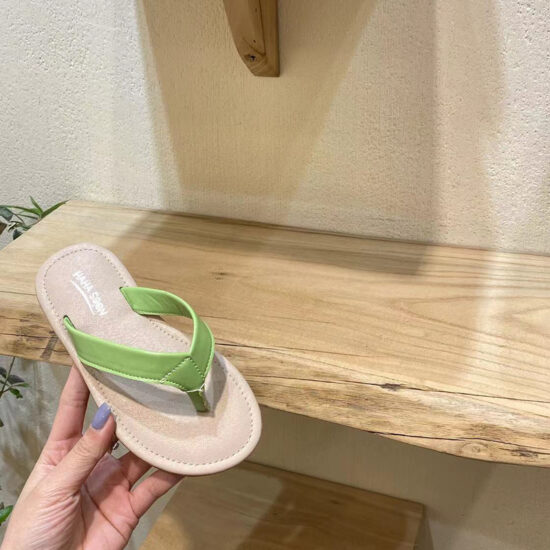 cute-kids-flip-flops-summer-vibes