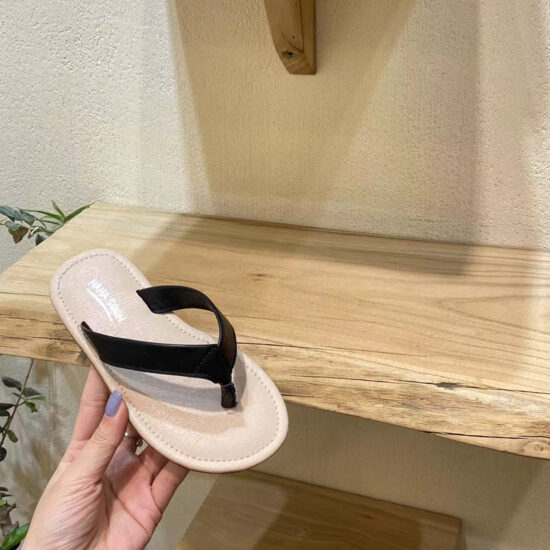 cute-kids-flip-flops-summer-vibes