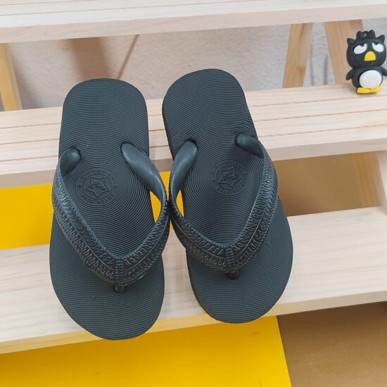 kids-cartoon-flip-flops-color-print