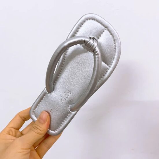 kids-flip-flops-bulk-supplier