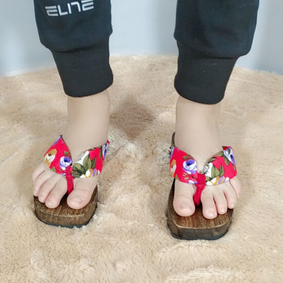 kids-flip-flops-for-holiday-travel