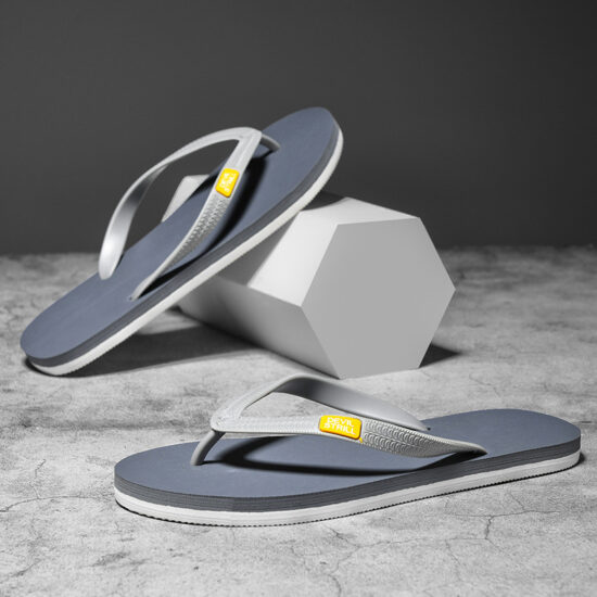 Men's Thai latex flip flops for outdoor summer beach use
