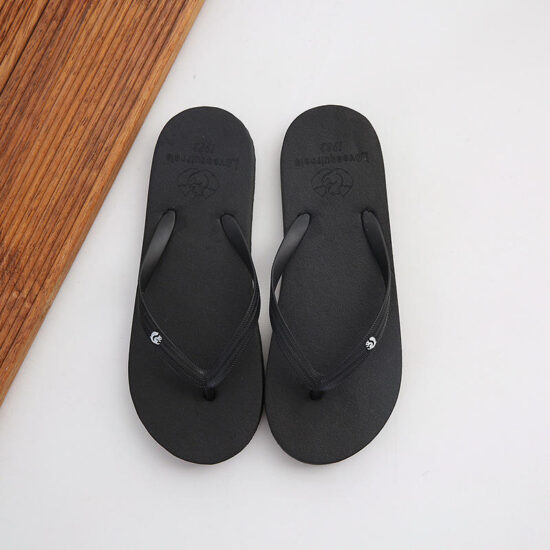 Summer flat women’s beach slide sandals for wholesale