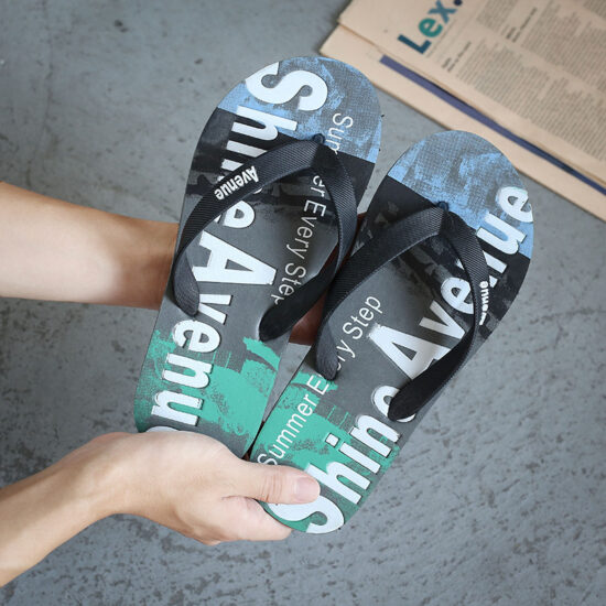 Anti-slip beach flip flops for indoor and outdoor use
