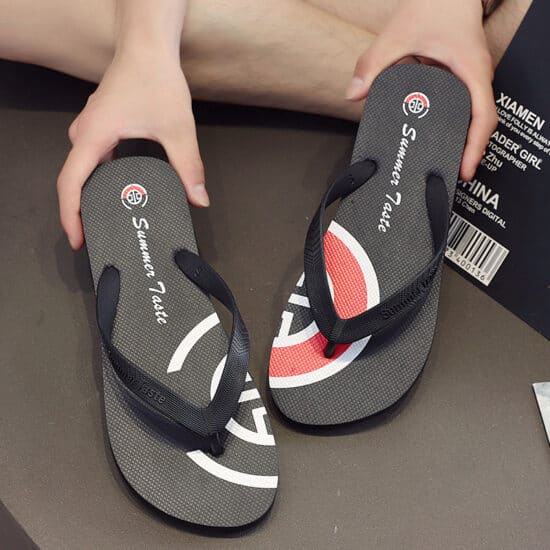 Durable men’s rubber beach flip flops with anti-slip sole