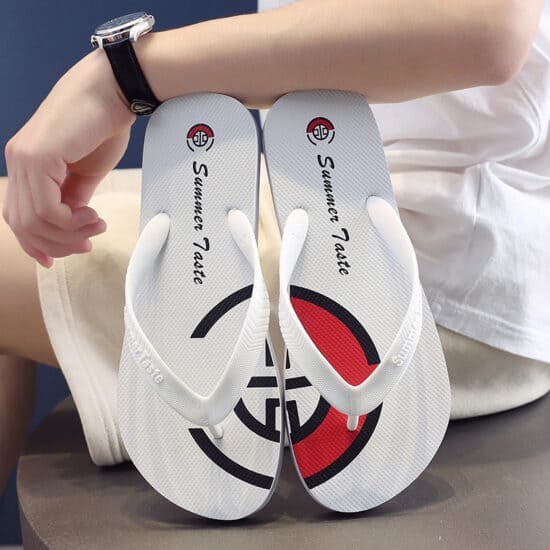 Durable men’s rubber beach flip flops with anti-slip sole