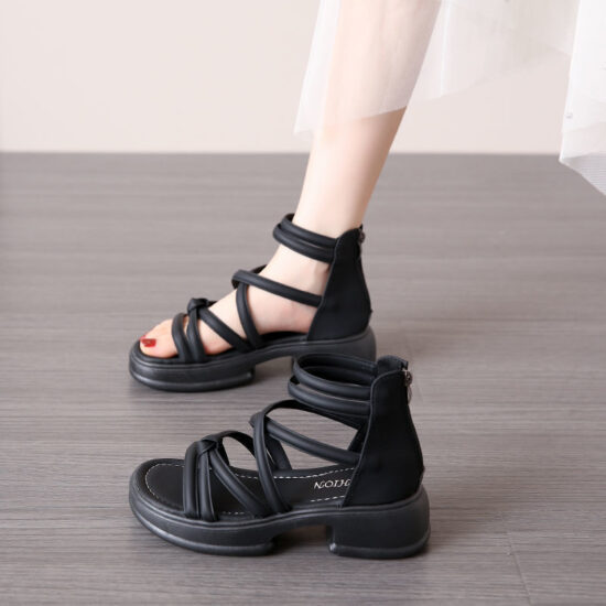 trendy-slide-sandals-women-2025-design